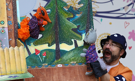 Музыкальный спектакль «Не совсем теремок» <br>