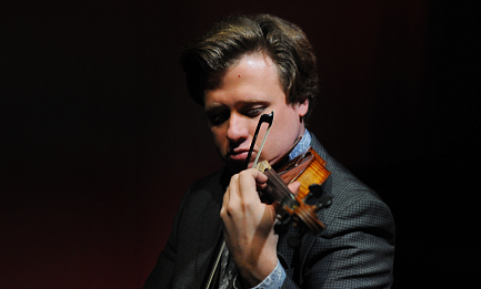 Андрей Баранов, скрипка<br>
Борис Андрианов, виолончель<br>
Константин Емельянов, фортепиано<br>