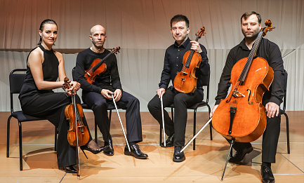 «Моцарт. Квартирник»