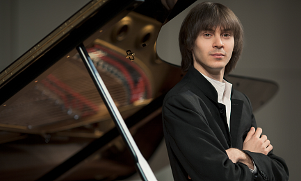 Филипп Копачевский, фортепиано<br>
 Капелла России имени А. А. Юрлова <br>
 Московский государственный академический<br>симфонический оркестр <br>
Дирижёр — Фёдор Безносиков