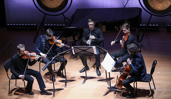 Ансамбль im SPIEGEL  - Фото