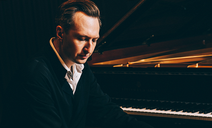Сергей Каспров, фортепиано