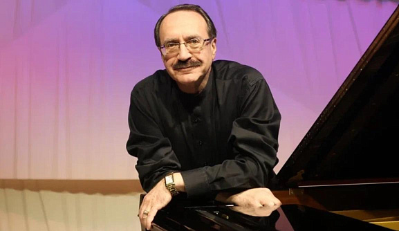 Даниил Крамер - Фото