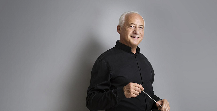 Константин Емельянов, фортепиано&nbsp;
Национальный филармоническийоркестр России&nbsp;
Дирижёр — Владимир Спиваков